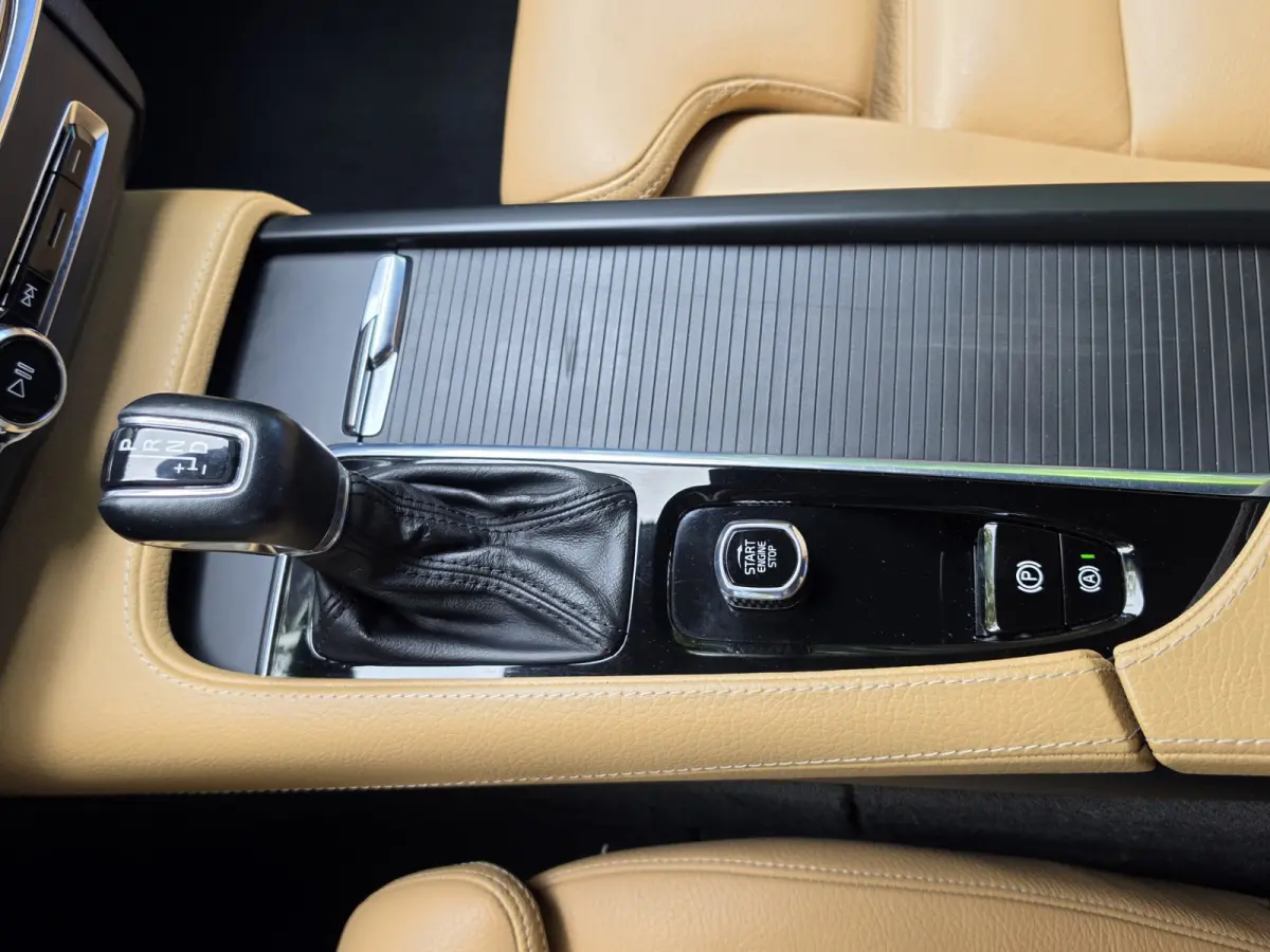 2.0 T5 90th Anniversary Edition Lees De Adv Tekst