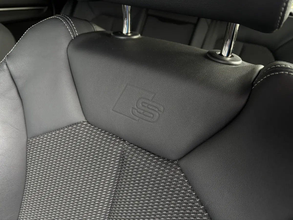 35 TFSI S-line Chronos grey
