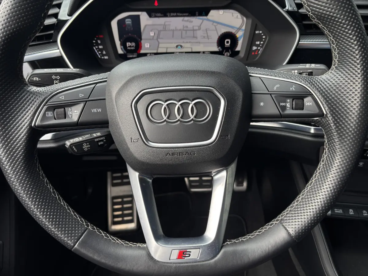 35 TFSI S-line Chronos grey
