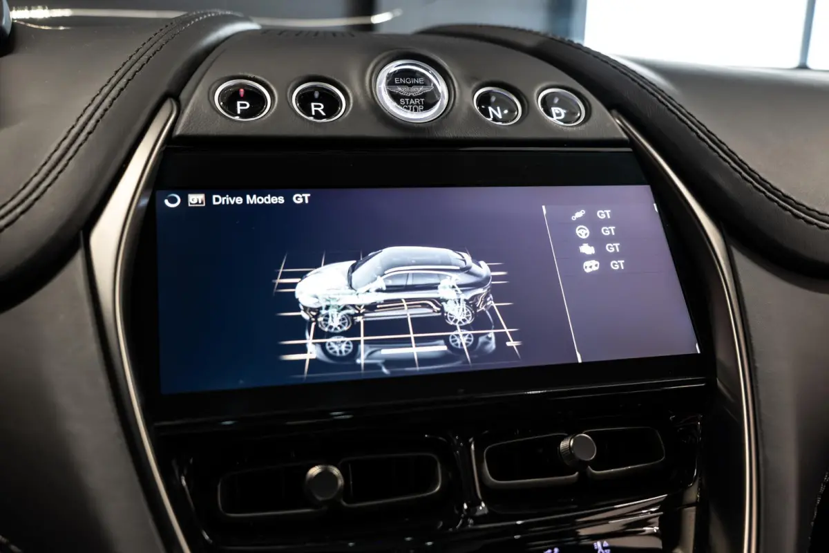 4.0 V8 707 NL Auto | Keramisch | Carbon l Dealer Onderhouden | 2 Jaar Dealer garantie mogelijk