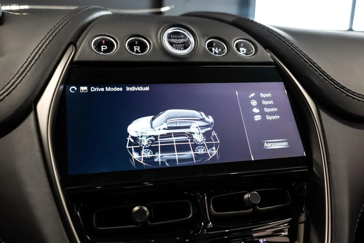 4.0 V8 707 NL Auto | Keramisch | Carbon l Dealer Onderhouden | 2 Jaar Dealer garantie mogelijk