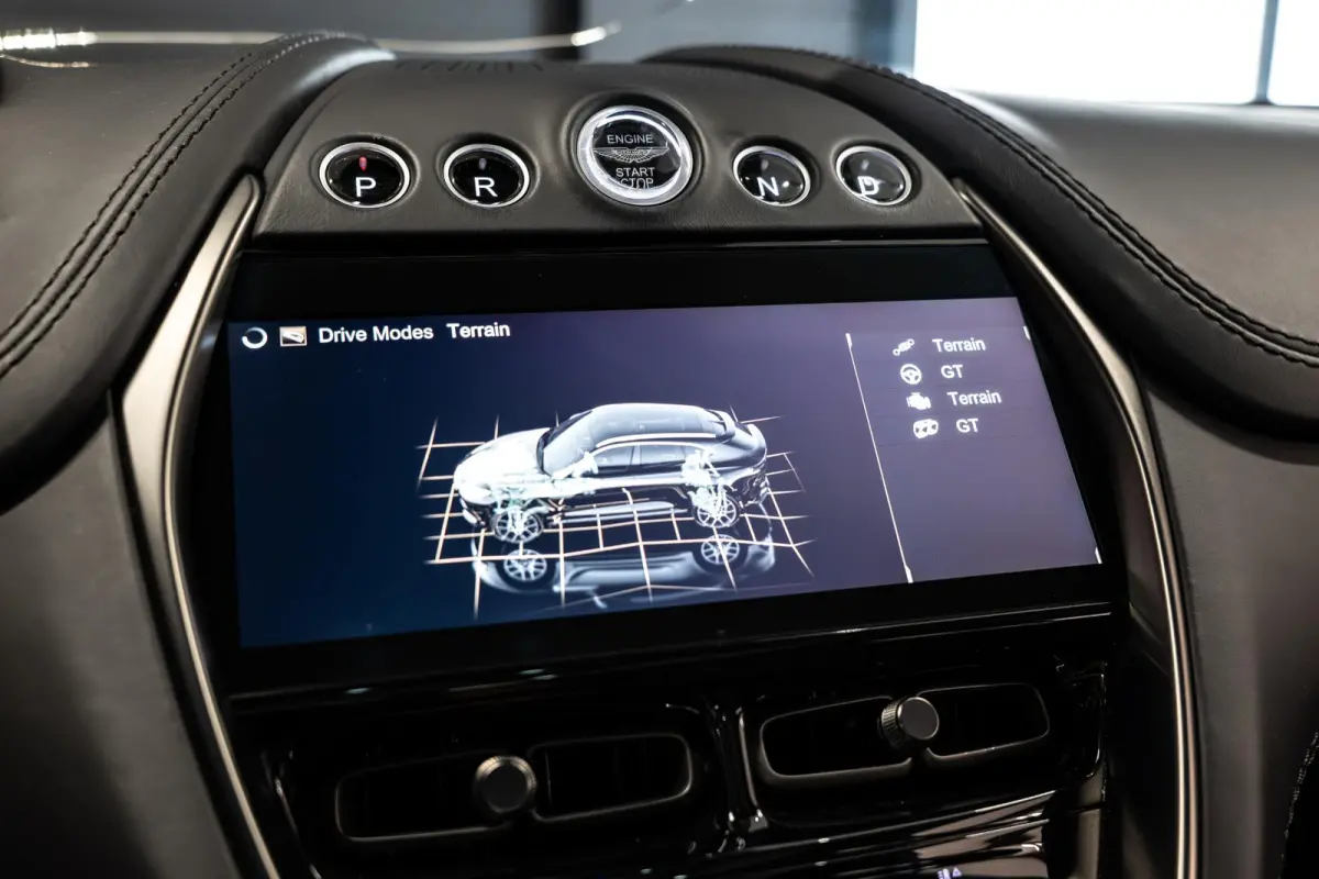4.0 V8 707 NL Auto | Keramisch | Carbon l Dealer Onderhouden | 2 Jaar Dealer garantie mogelijk