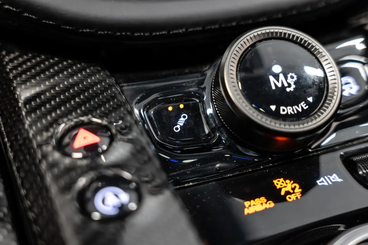 4.0 V8 707 NL Auto | Keramisch | Carbon l Dealer Onderhouden | 2 Jaar Dealer garantie mogelijk