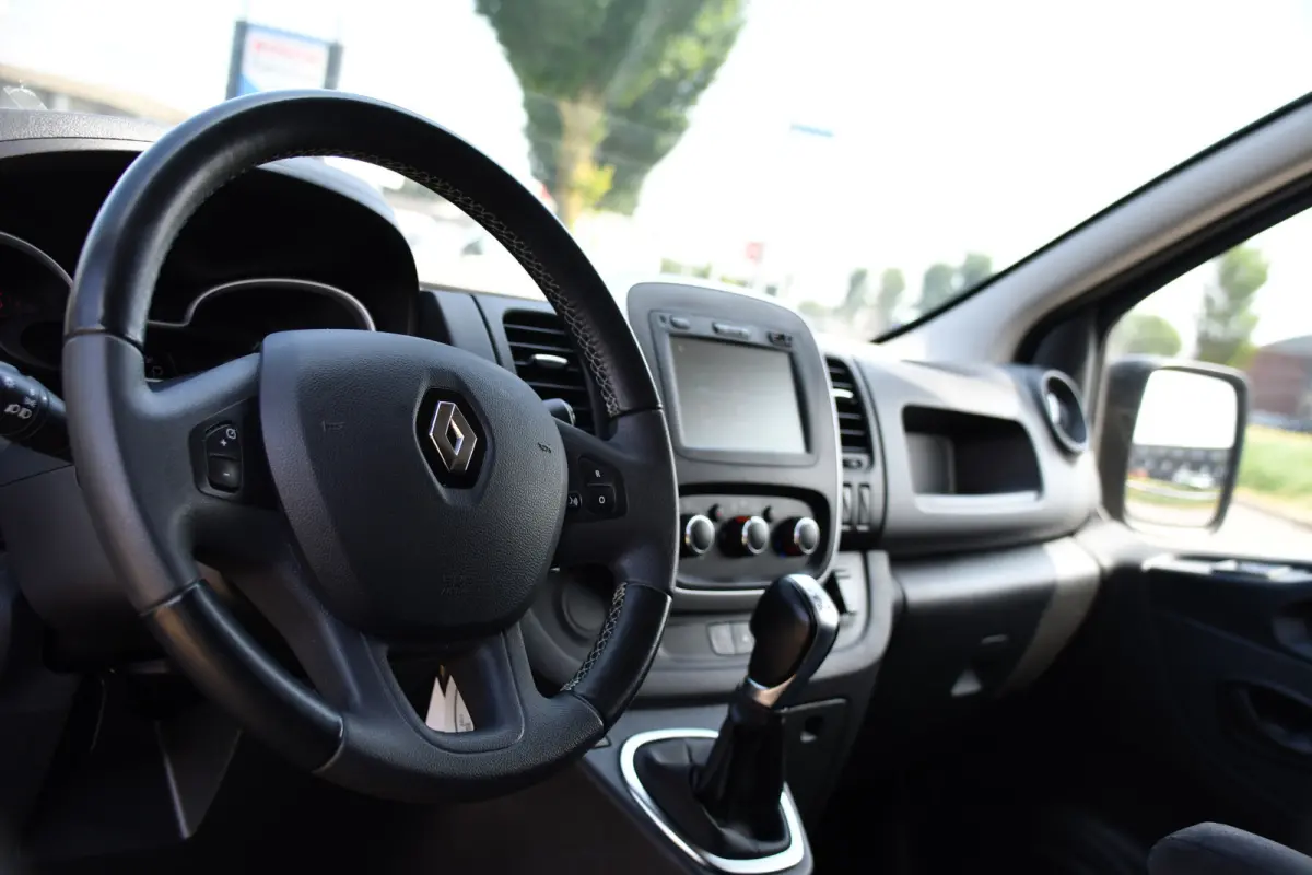 2.0 dCi 145 T29 L2H1 Black Edition Cruise, Sensoren, LED, 145pk, Multimedia, Automaat, Trekhaak, Betimmering, NAVI, Uniek!