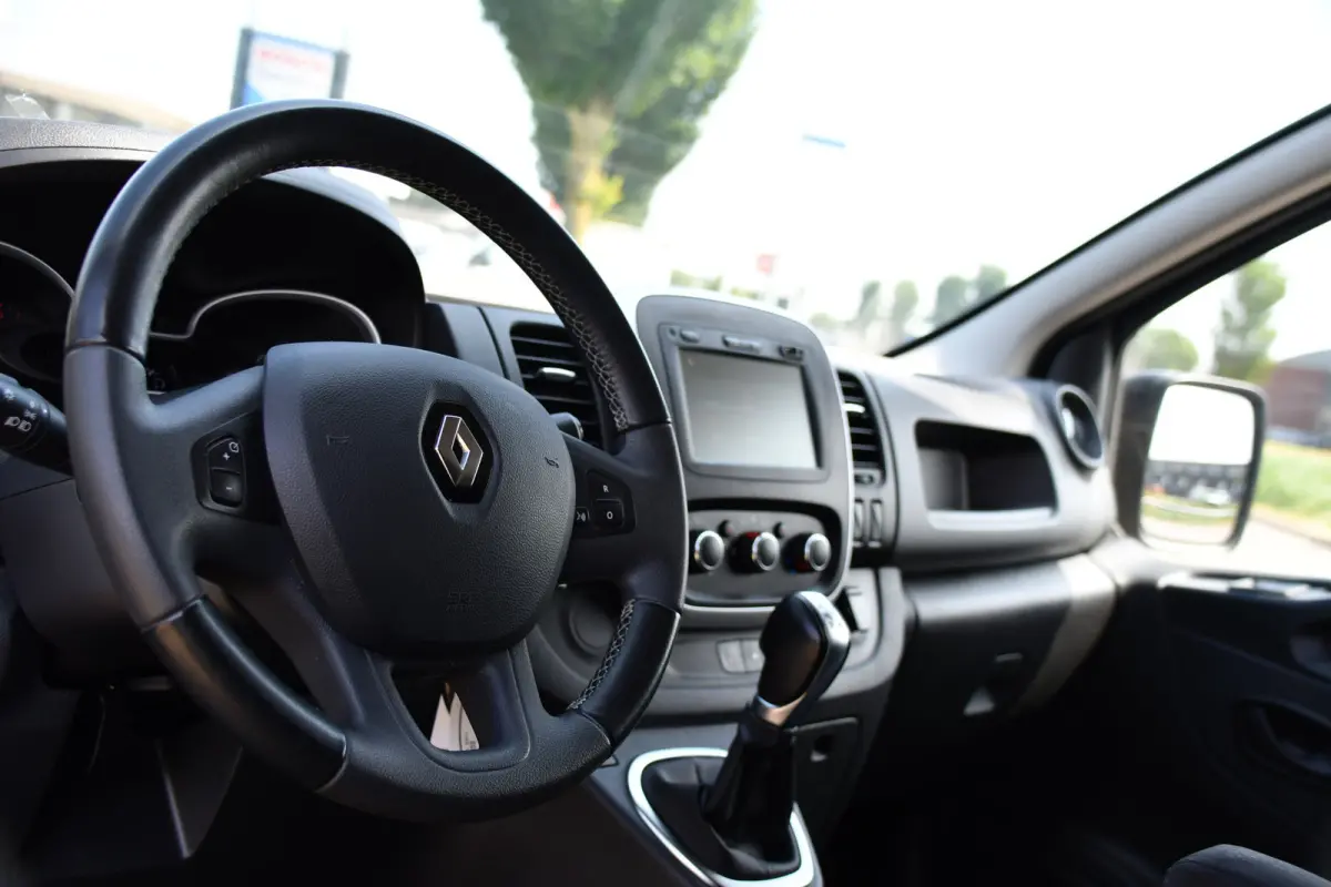 2.0 dCi 145 T29 L2H1 Black Edition Cruise, Sensoren, LED, 145pk, Multimedia, Automaat, Trekhaak, Betimmering, NAVI, Uniek!