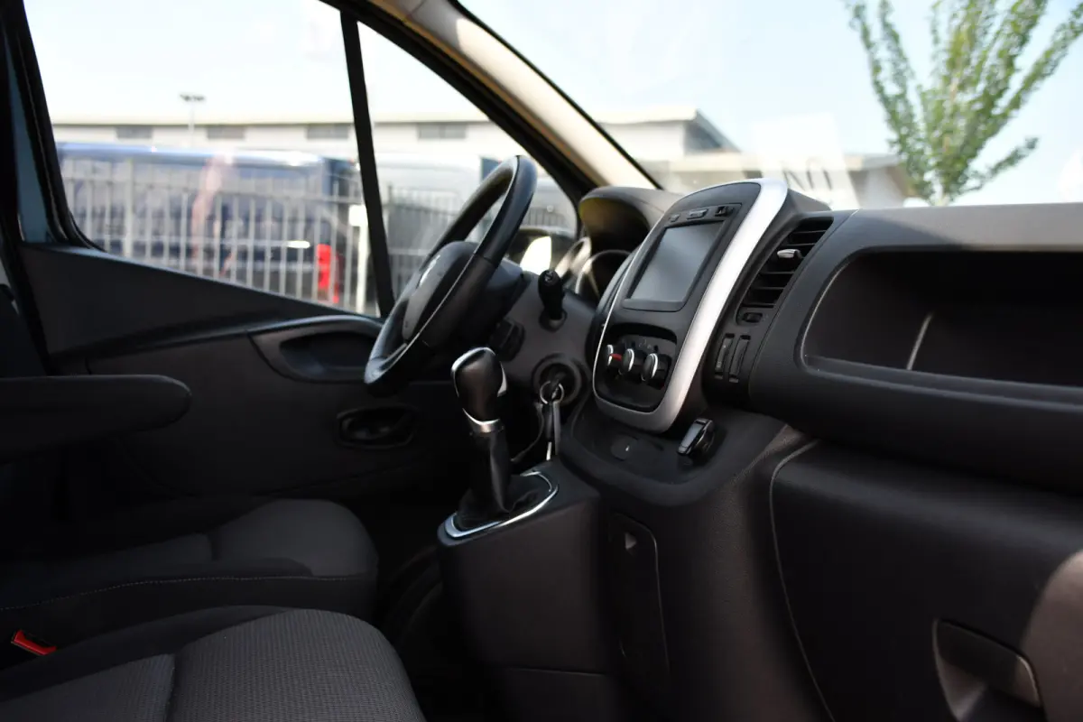 2.0 dCi 145 T29 L2H1 Black Edition Cruise, Sensoren, LED, 145pk, Multimedia, Automaat, Trekhaak, Betimmering, NAVI, Uniek!