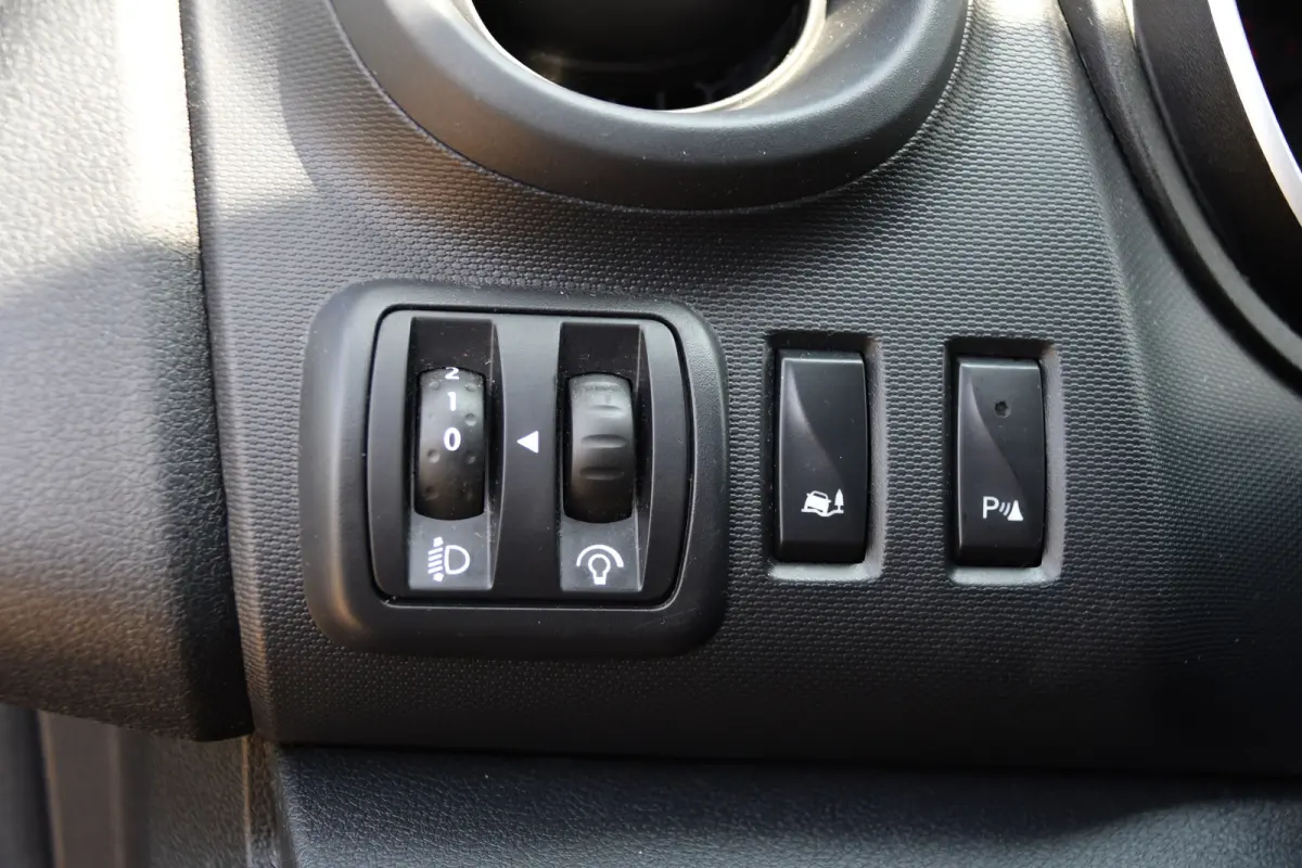 2.0 dCi 145 T29 L2H1 Black Edition Cruise, Sensoren, LED, 145pk, Multimedia, Automaat, Trekhaak, Betimmering, NAVI, Uniek!