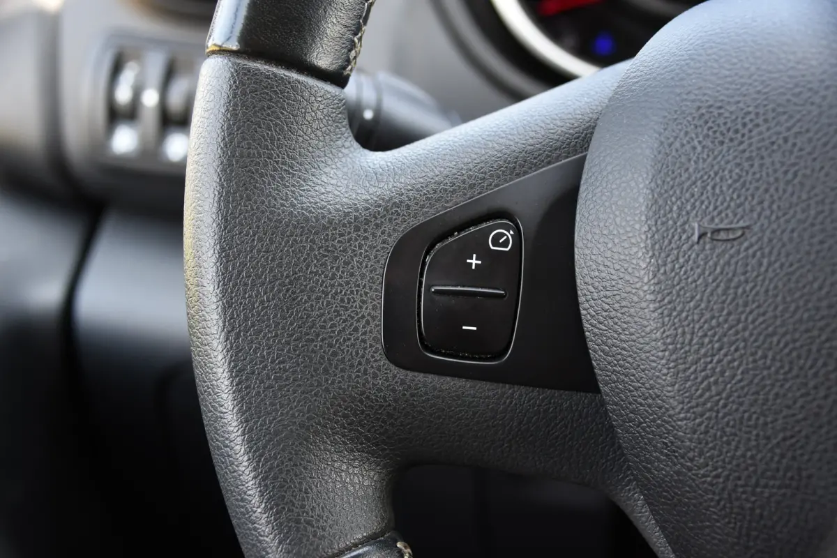 2.0 dCi 145 T29 L2H1 Black Edition Cruise, Sensoren, LED, 145pk, Multimedia, Automaat, Trekhaak, Betimmering, NAVI, Uniek!
