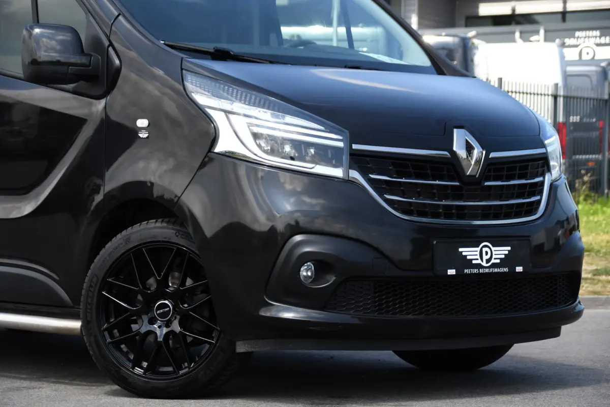 2.0 dCi 145 T29 L2H1 Black Edition Cruise, Sensoren, LED, 145pk, Multimedia, Automaat, Trekhaak, Betimmering, NAVI, Uniek!