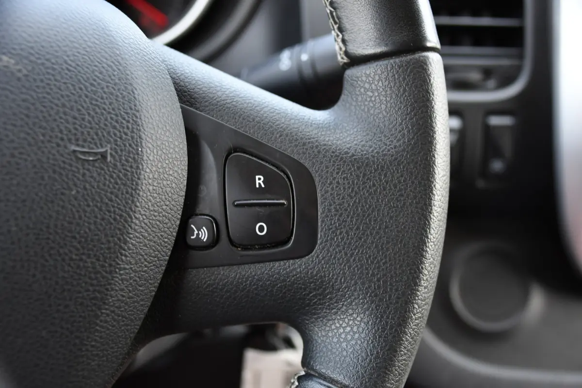 2.0 dCi 145 T29 L2H1 Black Edition Cruise, Sensoren, LED, 145pk, Multimedia, Automaat, Trekhaak, Betimmering, NAVI, Uniek!