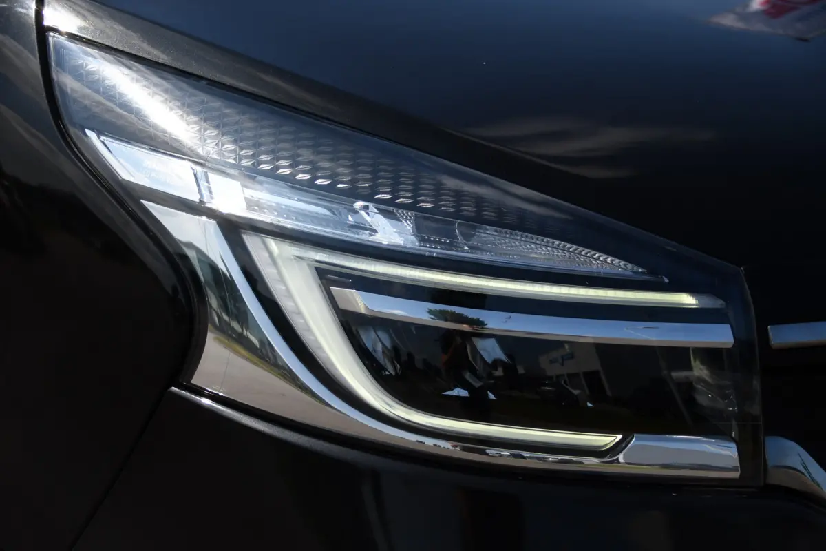 2.0 dCi 145 T29 L2H1 Black Edition Cruise, Sensoren, LED, 145pk, Multimedia, Automaat, Trekhaak, Betimmering, NAVI, Uniek!