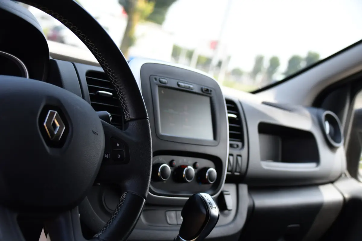 2.0 dCi 145 T29 L2H1 Black Edition Cruise, Sensoren, LED, 145pk, Multimedia, Automaat, Trekhaak, Betimmering, NAVI, Uniek!