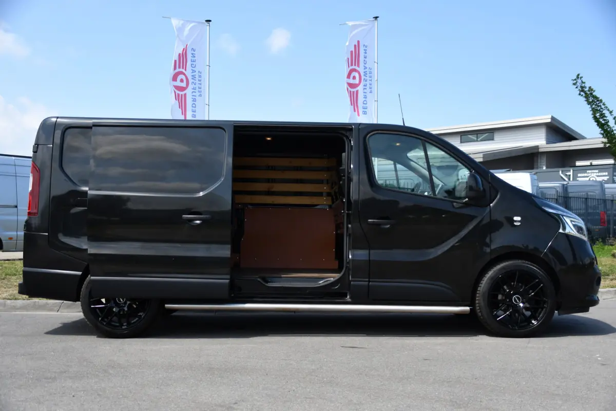 2.0 dCi 145 T29 L2H1 Black Edition Cruise, Sensoren, LED, 145pk, Multimedia, Automaat, Trekhaak, Betimmering, NAVI, Uniek!