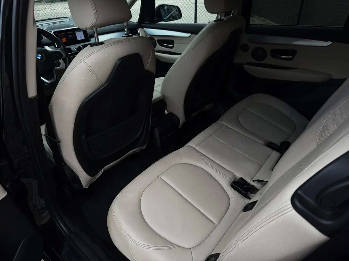 220i 7p. High Executive Edition 192PK|Nieuw model|Full Led|AUT|Leder|DAB+|StoelVW|Trekhaak|Bots|HUD|NLAuto