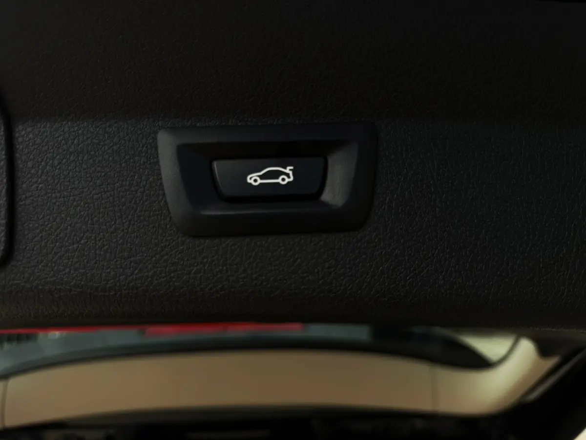 220i 7p. High Executive Edition 192PK|Nieuw model|Full Led|AUT|Leder|DAB+|StoelVW|Trekhaak|Bots|HUD|NLAuto