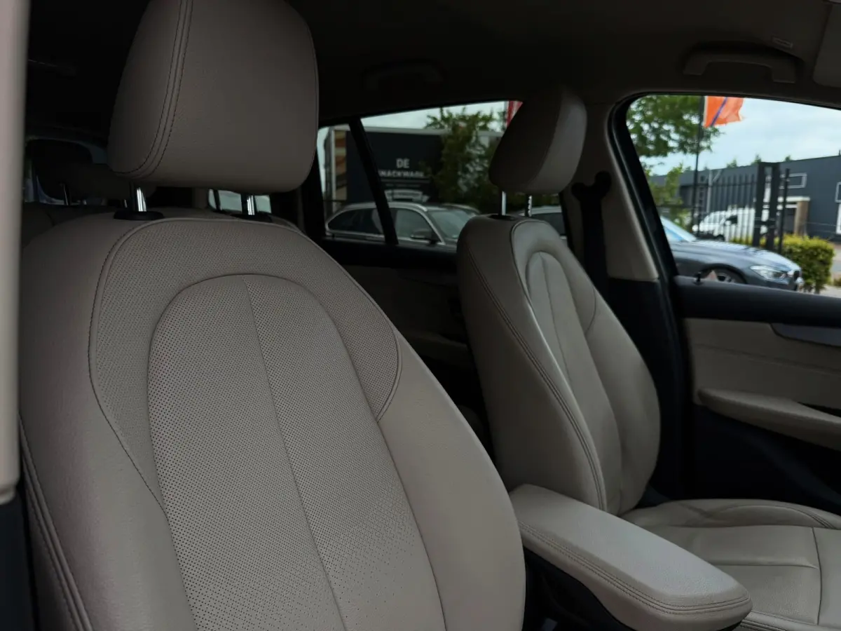 220i 7p. High Executive Edition 192PK|Nieuw model|Full Led|AUT|Leder|DAB+|StoelVW|Trekhaak|Bots|HUD|NLAuto