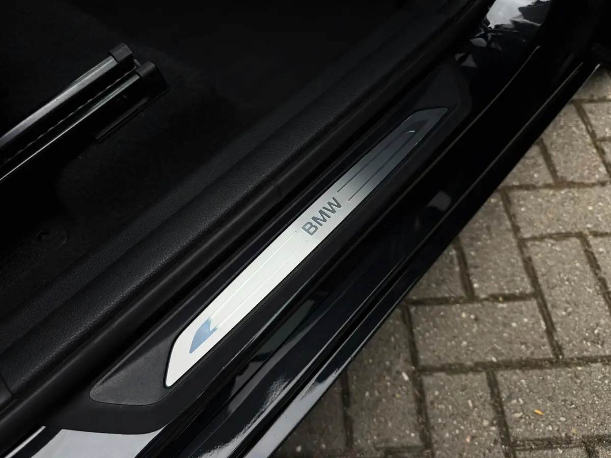 220i 7p. High Executive Edition 192PK|Nieuw model|Full Led|AUT|Leder|DAB+|StoelVW|Trekhaak|Bots|HUD|NLAuto