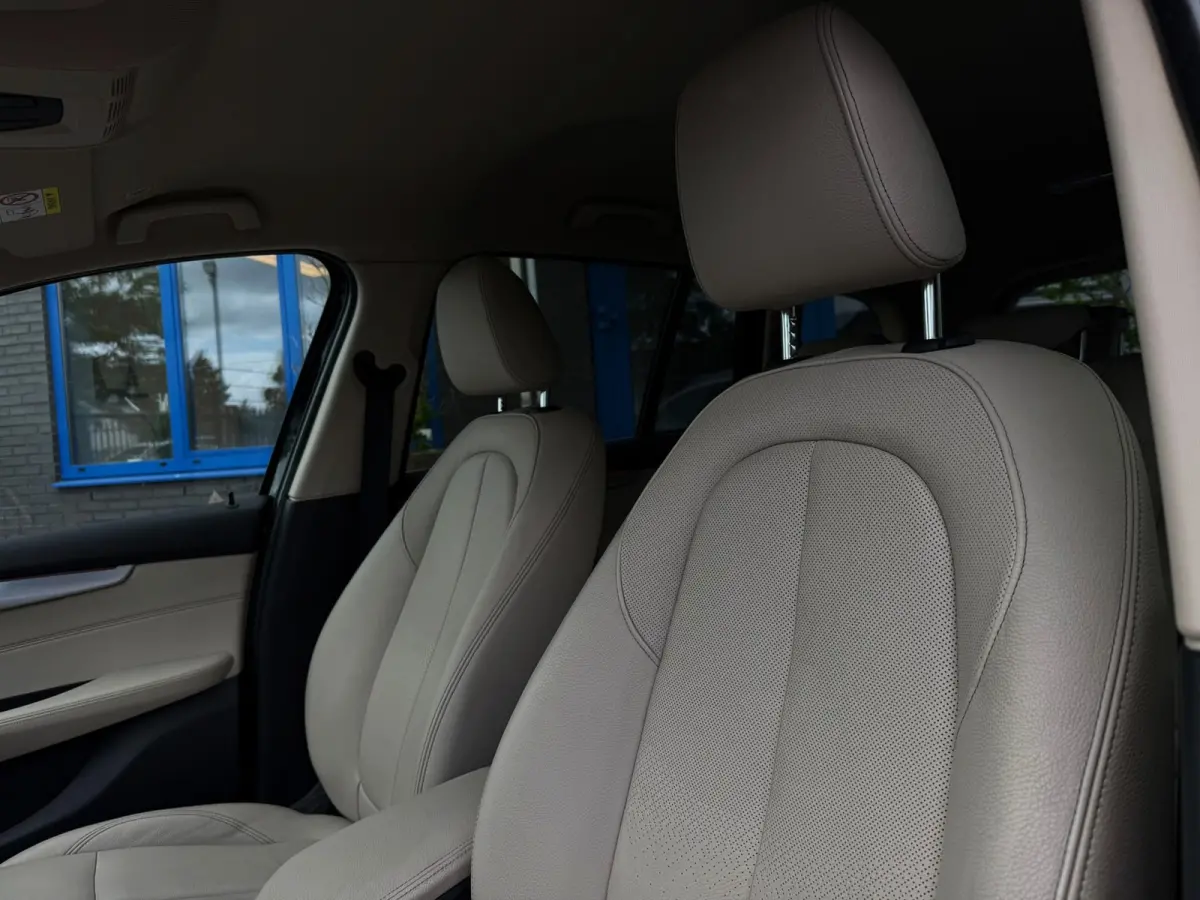 220i 7p. High Executive Edition 192PK|Nieuw model|Full Led|AUT|Leder|DAB+|StoelVW|Trekhaak|Bots|HUD|NLAuto
