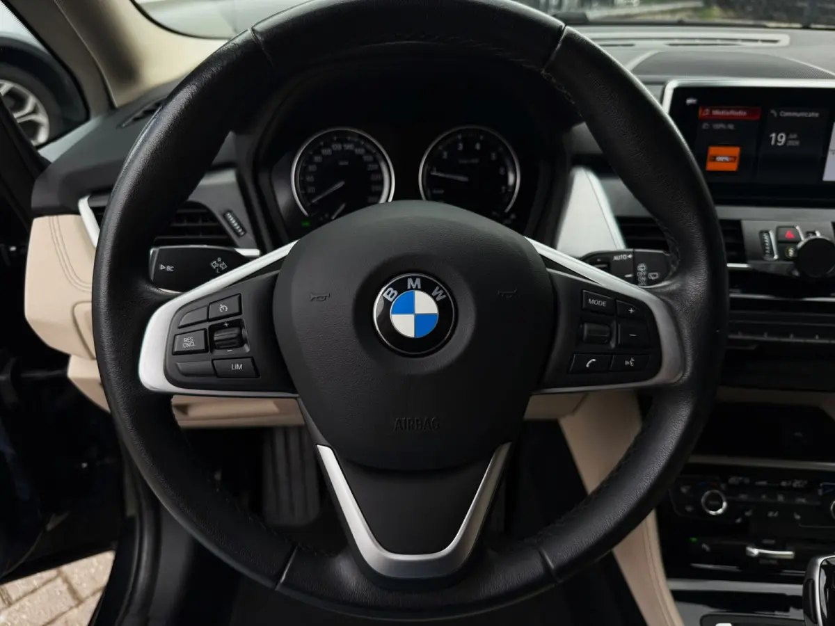 220i 7p. High Executive Edition 192PK|Nieuw model|Full Led|AUT|Leder|DAB+|StoelVW|Trekhaak|Bots|HUD|NLAuto