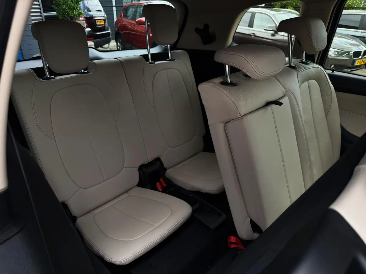 220i 7p. High Executive Edition 192PK|Nieuw model|Full Led|AUT|Leder|DAB+|StoelVW|Trekhaak|Bots|HUD|NLAuto