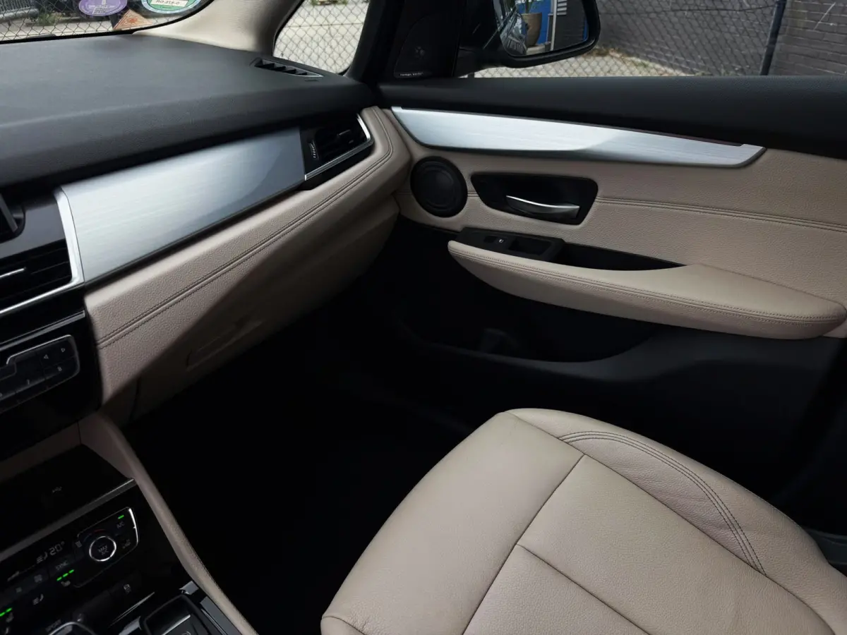 220i 7p. High Executive Edition 192PK|Nieuw model|Full Led|AUT|Leder|DAB+|StoelVW|Trekhaak|Bots|HUD|NLAuto