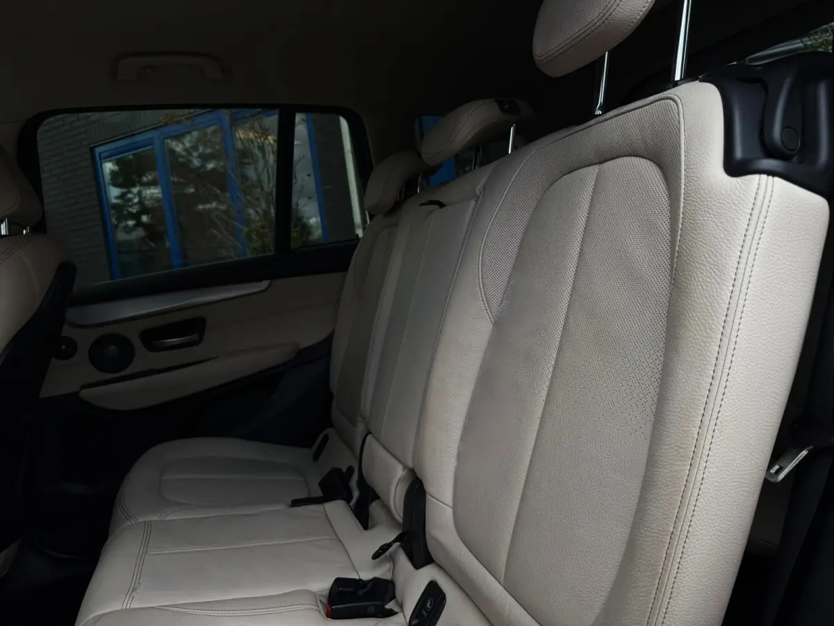 220i 7p. High Executive Edition 192PK|Nieuw model|Full Led|AUT|Leder|DAB+|StoelVW|Trekhaak|Bots|HUD|NLAuto