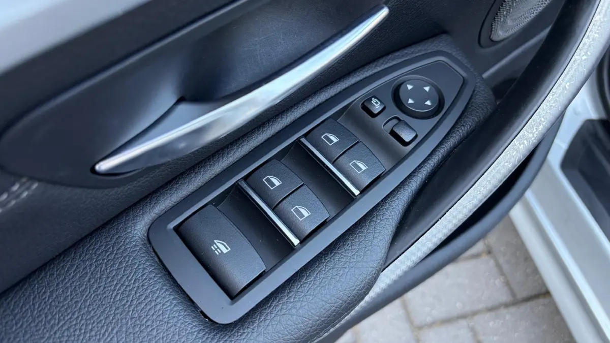 420i 183PK HIGH EXECUTIVE M-SPORT AUTOMAAT / NAVI / LEDER / FULL-LED / CLIMA / 19" LMV / KEYLESS / ORG. NL. / MEMORY SEATS / NEKVERWARMING / WINTERPAKKET / UNIEK !!