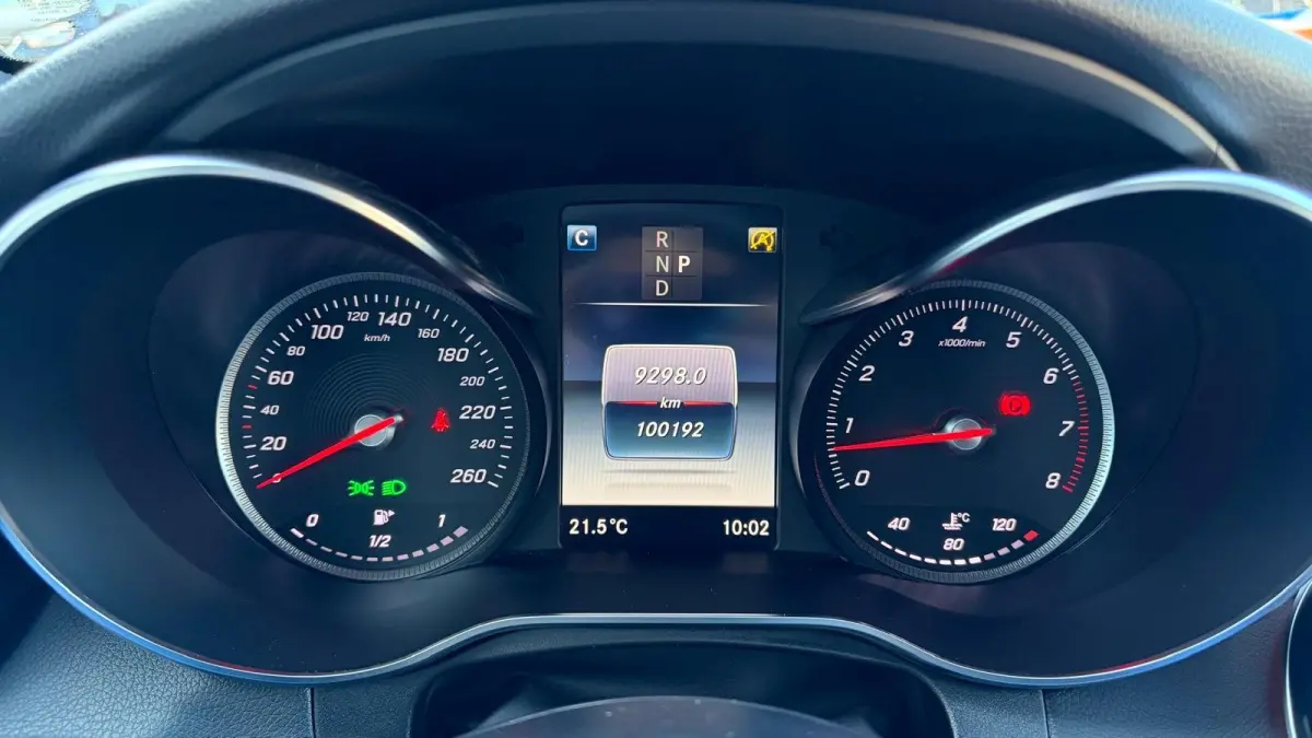 250 4MATIC PREMIUM PLUS AMG AUTOMAAT / NAVI / LEDER / CLIMA / FULL-LED / PDC / 20" LMV / CAMERA / LUCHTVERING / PANO. DAK / WEGKLAP. TREKHAAK !!