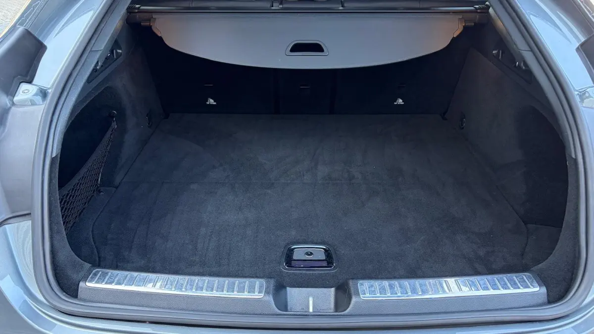 250 4MATIC PREMIUM PLUS AMG AUTOMAAT / NAVI / LEDER / CLIMA / FULL-LED / PDC / 20" LMV / CAMERA / LUCHTVERING / PANO. DAK / WEGKLAP. TREKHAAK !!