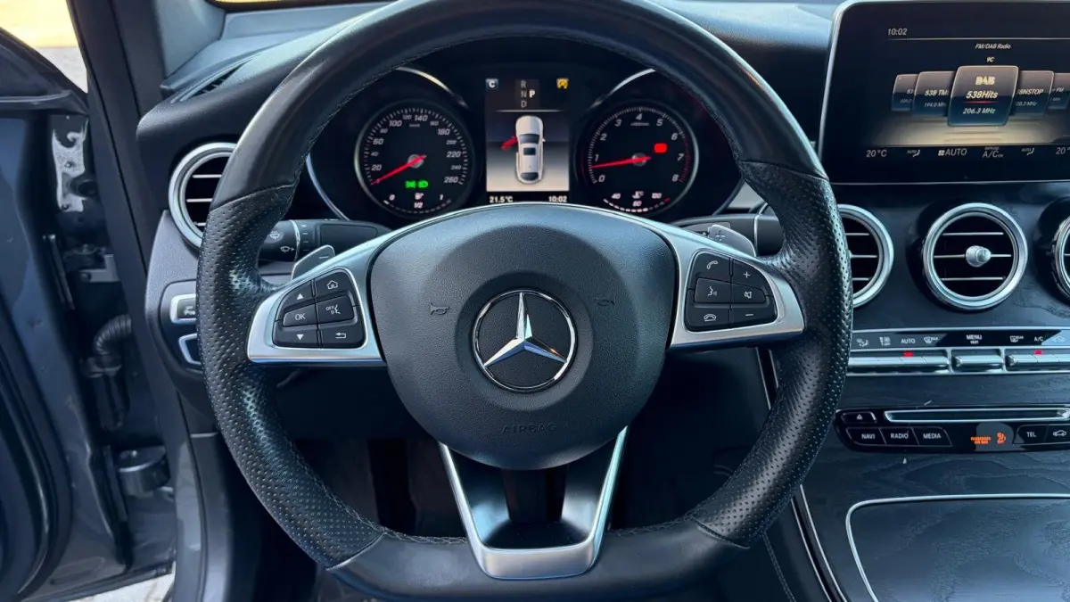 250 4MATIC PREMIUM PLUS AMG AUTOMAAT / NAVI / LEDER / CLIMA / FULL-LED / PDC / 20" LMV / CAMERA / LUCHTVERING / PANO. DAK / WEGKLAP. TREKHAAK !!
