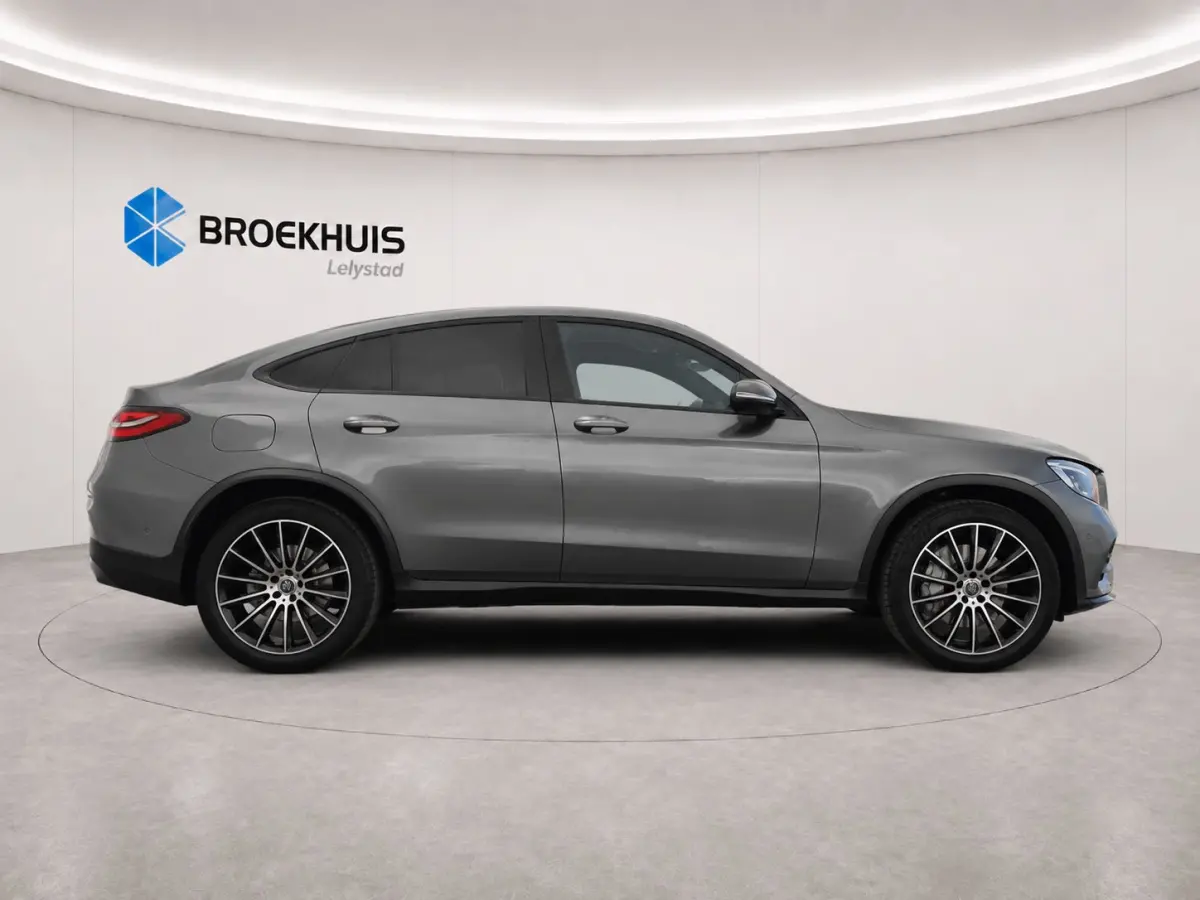 250 4MATIC PREMIUM PLUS AMG AUTOMAAT / NAVI / LEDER / CLIMA / FULL-LED / PDC / 20" LMV / CAMERA / LUCHTVERING / PANO. DAK / WEGKLAP. TREKHAAK !!