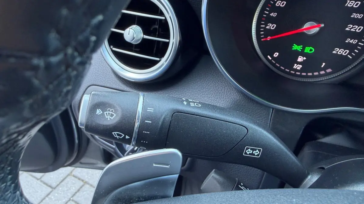 250 4MATIC PREMIUM PLUS AMG AUTOMAAT / NAVI / LEDER / CLIMA / FULL-LED / PDC / 20" LMV / CAMERA / LUCHTVERING / PANO. DAK / WEGKLAP. TREKHAAK !!