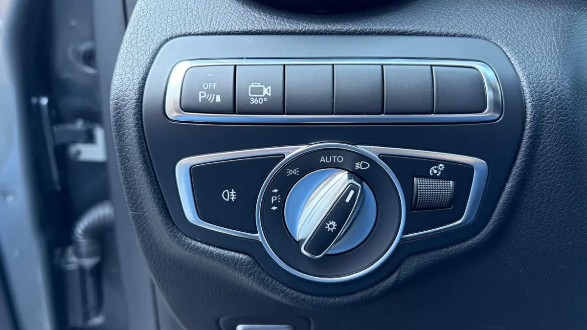 250 4MATIC PREMIUM PLUS AMG AUTOMAAT / NAVI / LEDER / CLIMA / FULL-LED / PDC / 20" LMV / CAMERA / LUCHTVERING / PANO. DAK / WEGKLAP. TREKHAAK !!