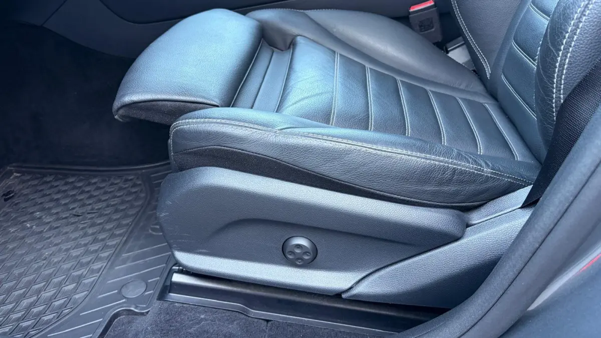 250 4MATIC PREMIUM PLUS AMG AUTOMAAT / NAVI / LEDER / CLIMA / FULL-LED / PDC / 20" LMV / CAMERA / LUCHTVERING / PANO. DAK / WEGKLAP. TREKHAAK !!
