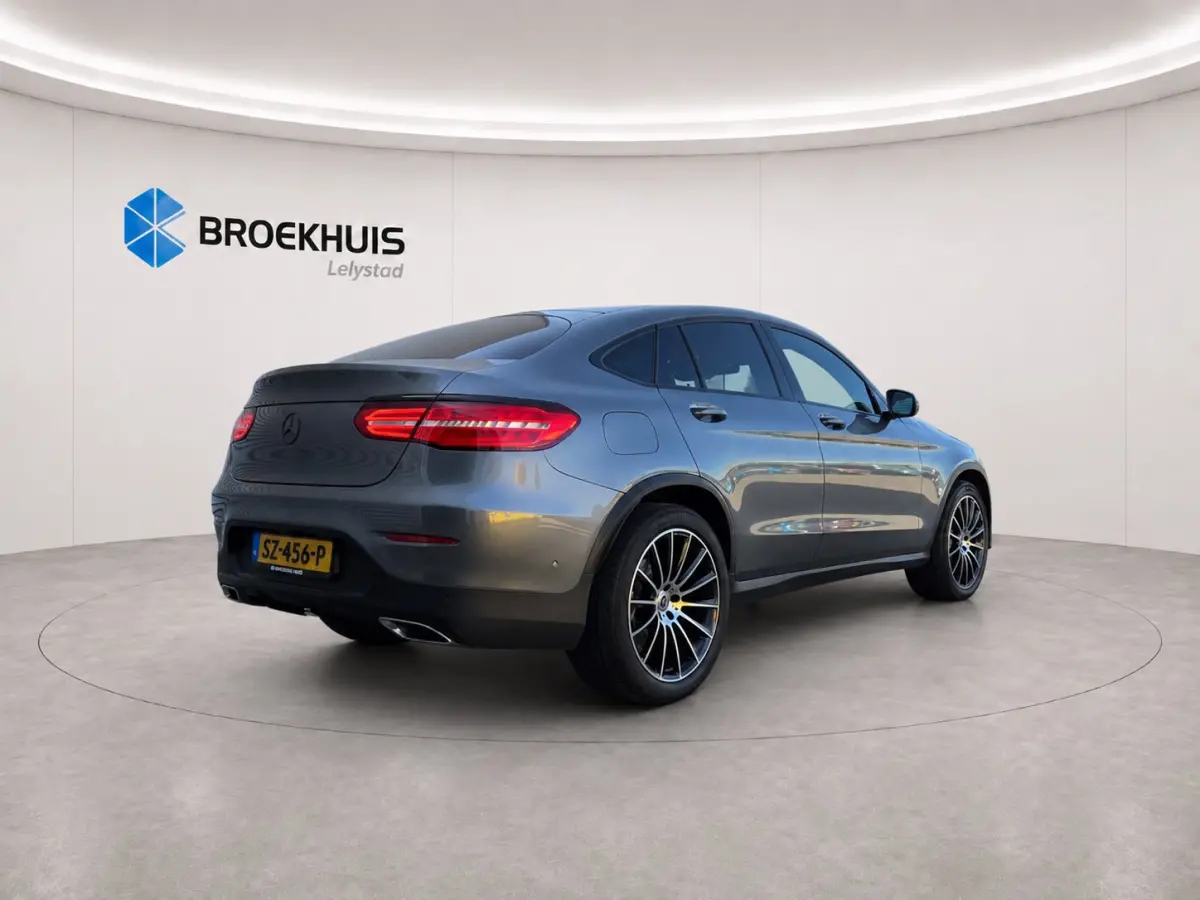 250 4MATIC PREMIUM PLUS AMG AUTOMAAT / NAVI / LEDER / CLIMA / FULL-LED / PDC / 20" LMV / CAMERA / LUCHTVERING / PANO. DAK / WEGKLAP. TREKHAAK !!