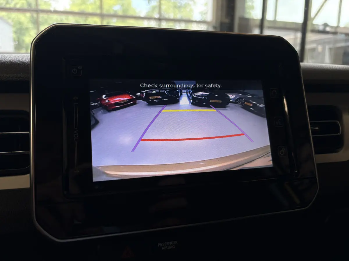 1.2 Smart Hybrid Style Camera, Cruise, Navi, Led