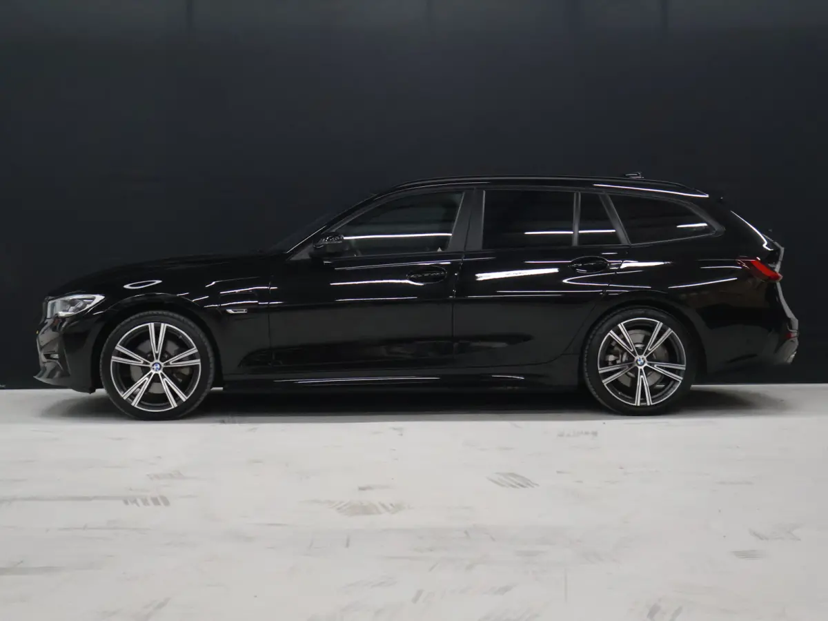 320e Business Edition Plus M Sport [HEAD-UP, APPLE CARPLAY, ANDROID, STOELVERWARMING, CAMERA, VOL LEDER, PDC RONDOM, CRUISE, CLIMATE, NIEUWSTAAT]