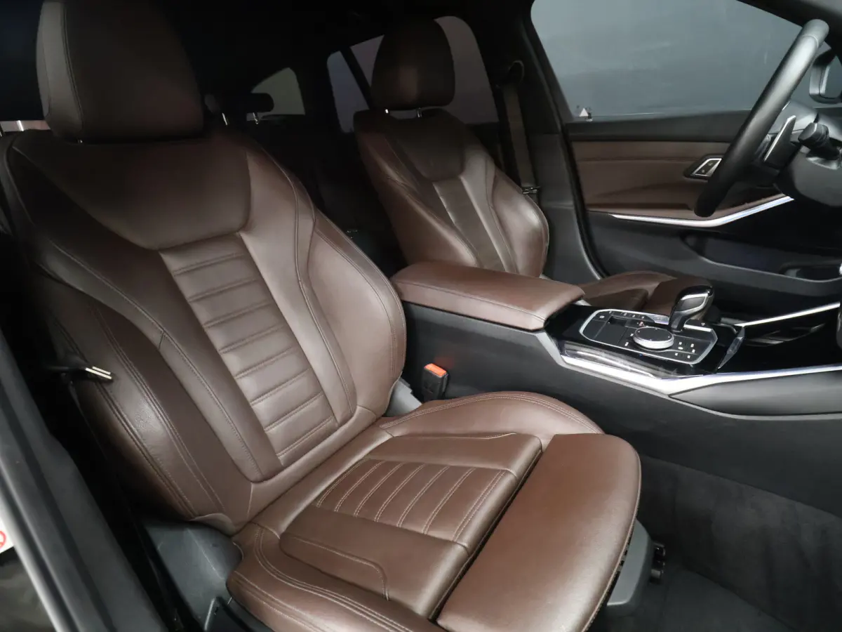 320e Business Edition Plus M Sport [HEAD-UP, APPLE CARPLAY, ANDROID, STOELVERWARMING, CAMERA, VOL LEDER, PDC RONDOM, CRUISE, CLIMATE, NIEUWSTAAT]