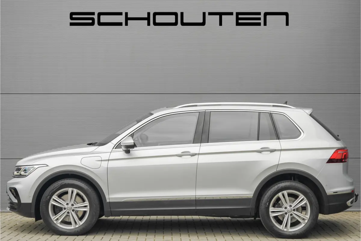 1.4 TSI eHybrid Elegance Pano ACC 360° IQ Light Stuurwielverw
