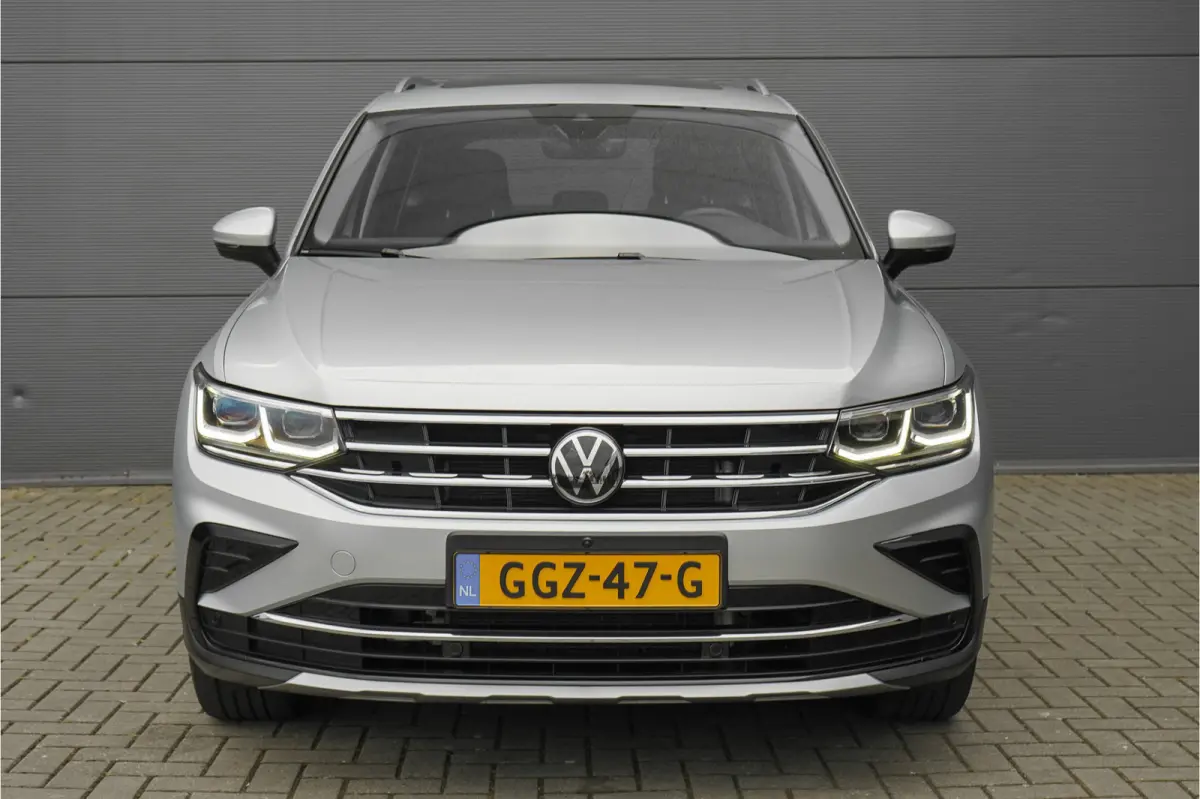 1.4 TSI eHybrid Elegance Pano ACC 360° IQ Light Stuurwielverw