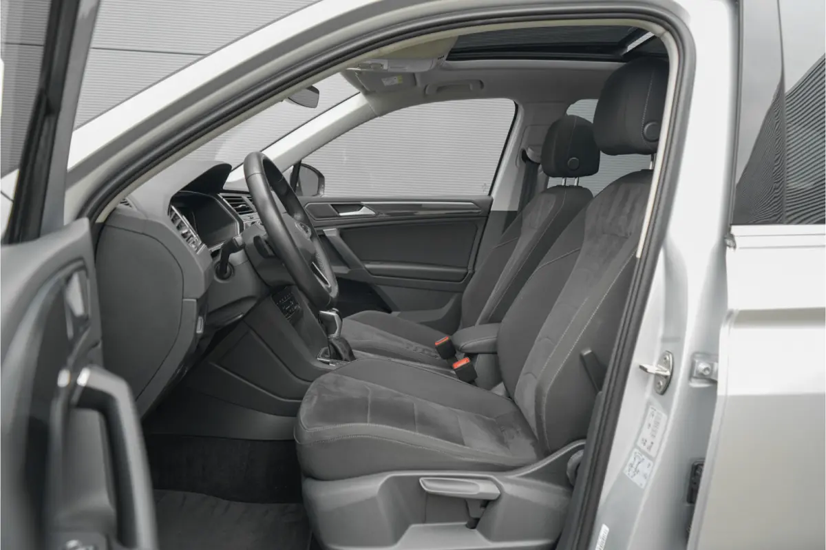 1.4 TSI eHybrid Elegance Pano ACC 360° IQ Light Stuurwielverw
