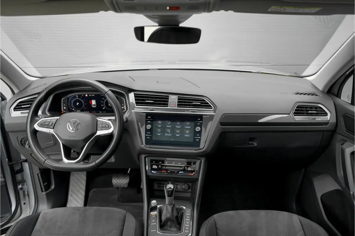 1.4 TSI eHybrid Elegance Pano ACC 360° IQ Light Stuurwielverw