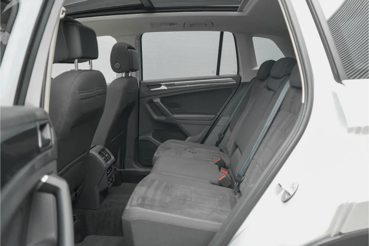 1.4 TSI eHybrid Elegance Pano ACC 360° IQ Light Stuurwielverw