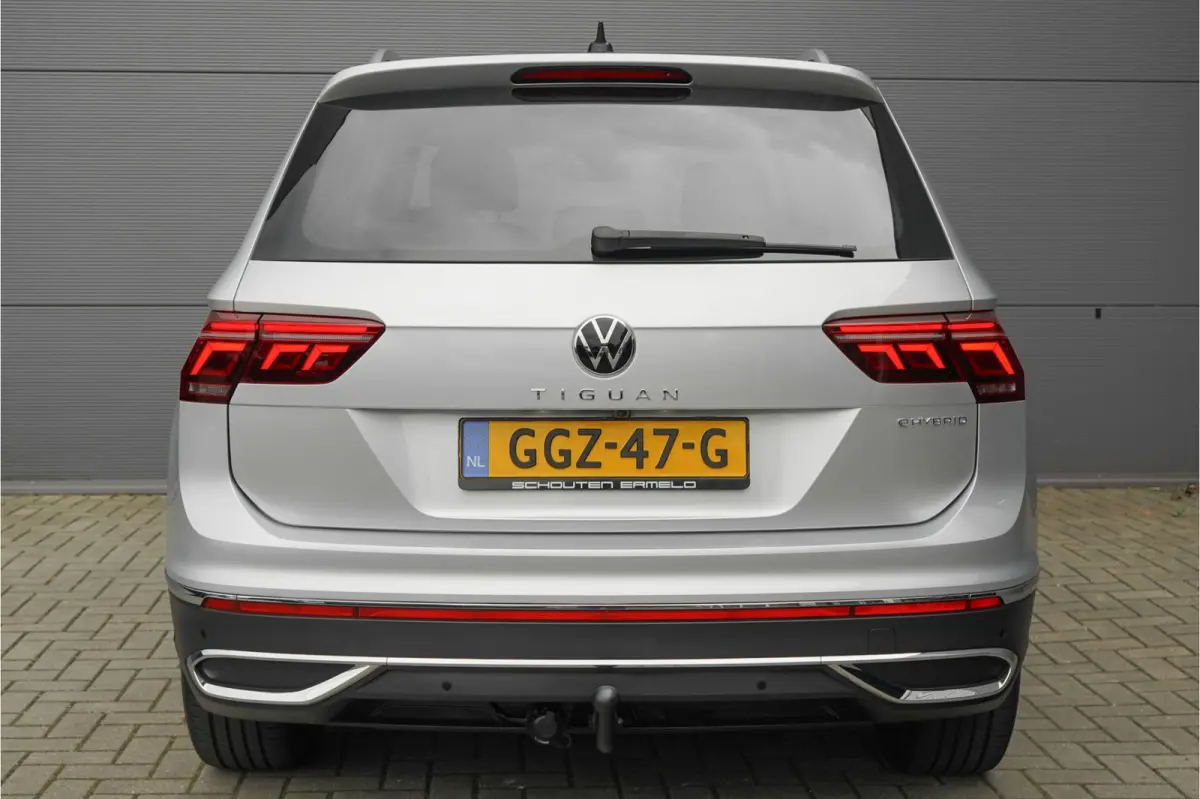 1.4 TSI eHybrid Elegance Pano ACC 360° IQ Light Stuurwielverw