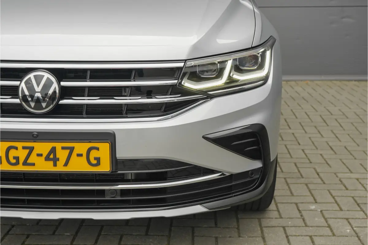 1.4 TSI eHybrid Elegance Pano ACC 360° IQ Light Stuurwielverw