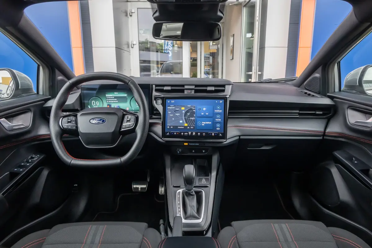 1.0 EcoBoost ST-Line Apple Carplay/Android Auto | Navigatiesysteem full map | Verwarmde voorruit | Voorstoelen verwarmd | Achteruitrijcamera | Apple Carplay/Android Auto|telefoonintegratie p