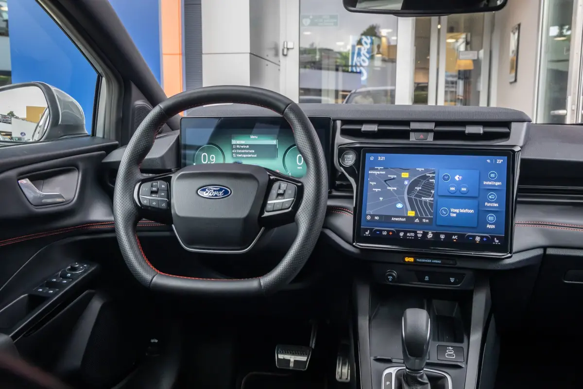 1.0 EcoBoost ST-Line Apple Carplay/Android Auto | Navigatiesysteem full map | Verwarmde voorruit | Voorstoelen verwarmd | Achteruitrijcamera | Apple Carplay/Android Auto|telefoonintegratie p