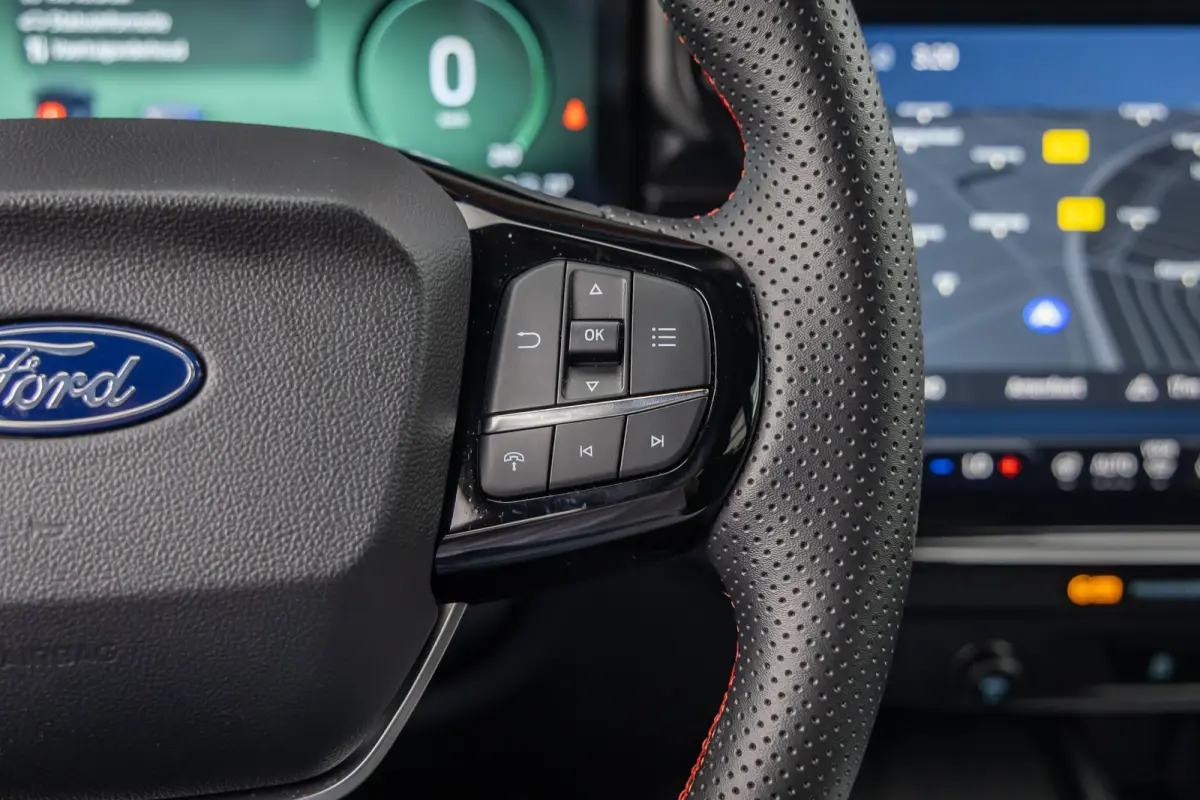 1.0 EcoBoost ST-Line Apple Carplay/Android Auto | Navigatiesysteem full map | Verwarmde voorruit | Voorstoelen verwarmd | Achteruitrijcamera | Apple Carplay/Android Auto|telefoonintegratie p