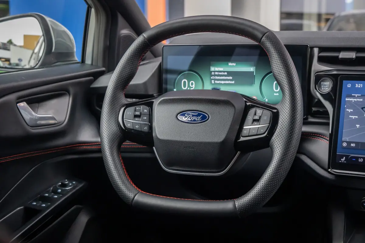 1.0 EcoBoost ST-Line Apple Carplay/Android Auto | Navigatiesysteem full map | Verwarmde voorruit | Voorstoelen verwarmd | Achteruitrijcamera | Apple Carplay/Android Auto|telefoonintegratie p
