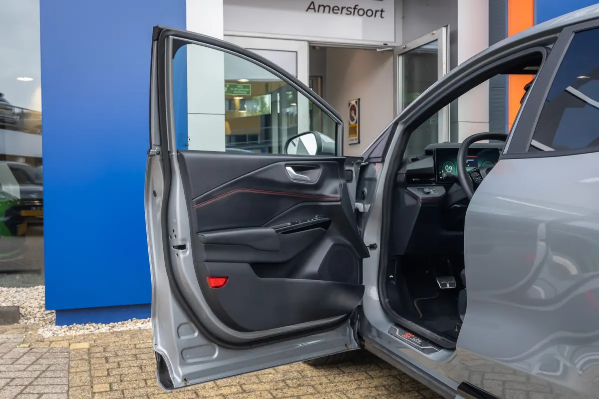 1.0 EcoBoost ST-Line Apple Carplay/Android Auto | Navigatiesysteem full map | Verwarmde voorruit | Voorstoelen verwarmd | Achteruitrijcamera | Apple Carplay/Android Auto|telefoonintegratie p